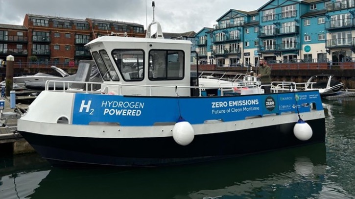 The Exeter Port Authority has taken delivery of a new hydrogen-electric boat for a trial period.