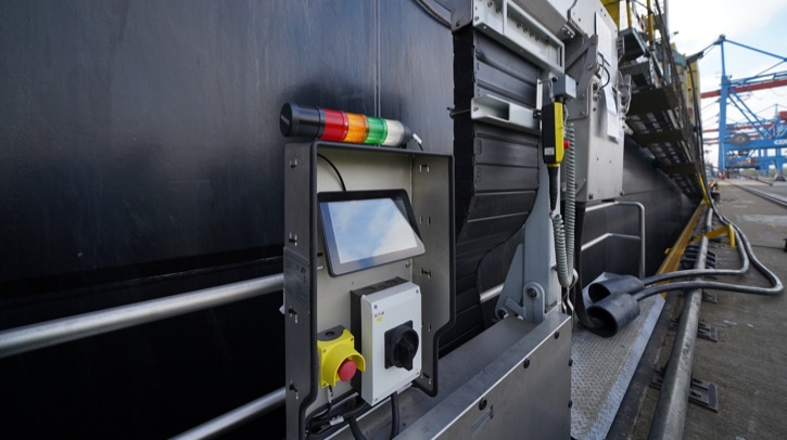 The shore-side power station of the Hamburg Port Authority (HPA) at HHLA Container Terminal Altenwerder (CTA) has successfully charged a container ship – the MSC Athens – with shore-side electricity for the first time.