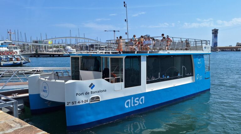 Molabo has equipped the Port of Barcelona's all-electric commuter ferry, the Ecocat Tres, with its Aries i50 electric motors.