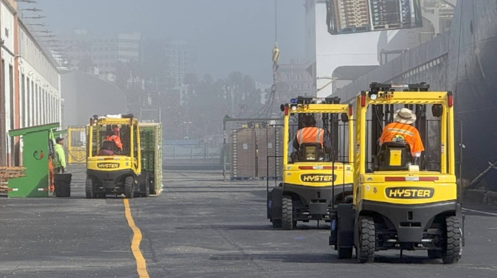 Marine terminal operator SSA Marine has completed the transition of its fleet of 44 small-capacity and heavy-duty forklifts at berth 55 at the Port of Los Angeles from propane-fuel to battery-electric power.