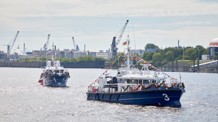 The Port of Hamburg has announced that two hybrid police boats, Bürgermeister Brauer and Bürgermeister Weichmann, have been christened at the Landungsbrücken as part of its annual Port Anniversary celebrations. 