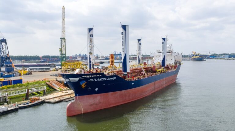 Econowind installs four VentoFoils on M/T Jutlandia Swan, shown here at the Port of Rotterdam.