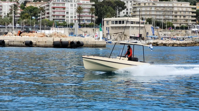 Elvene unveils solar electric boat with 30kts top speed Elvene unveils solar electric boat with 30-knot top speed.