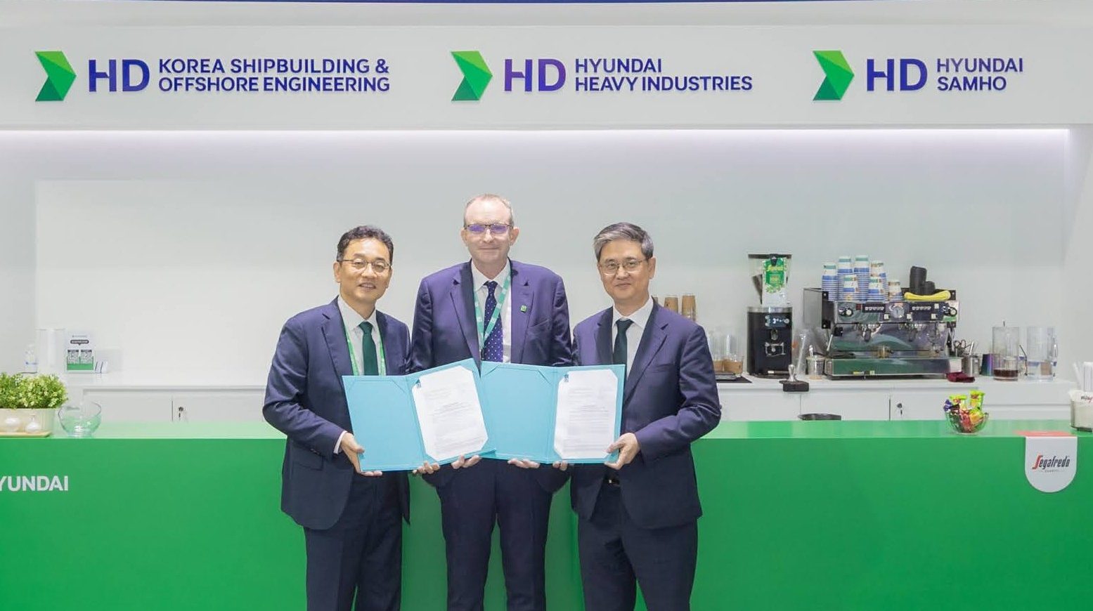 Lloyd’s Register, KSOE and HHI to design hybrid electric LNG carrier